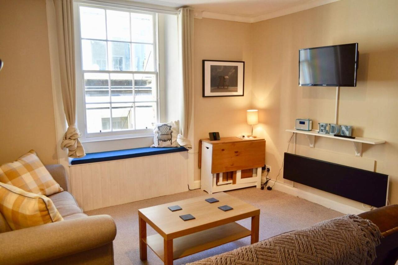 Two Bedroom Flat By Royal Mile! Edinburgh Eksteriør billede