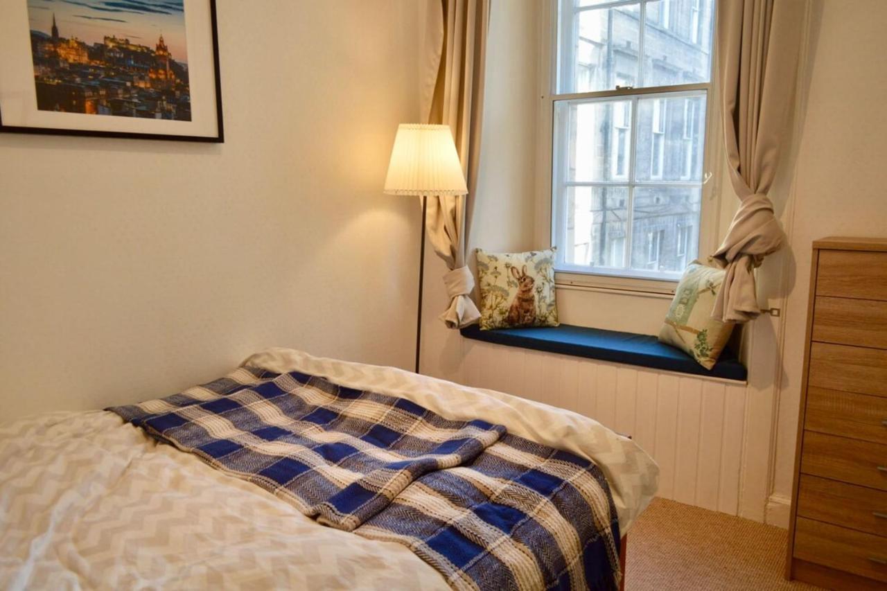 Two Bedroom Flat By Royal Mile! Edinburgh Eksteriør billede