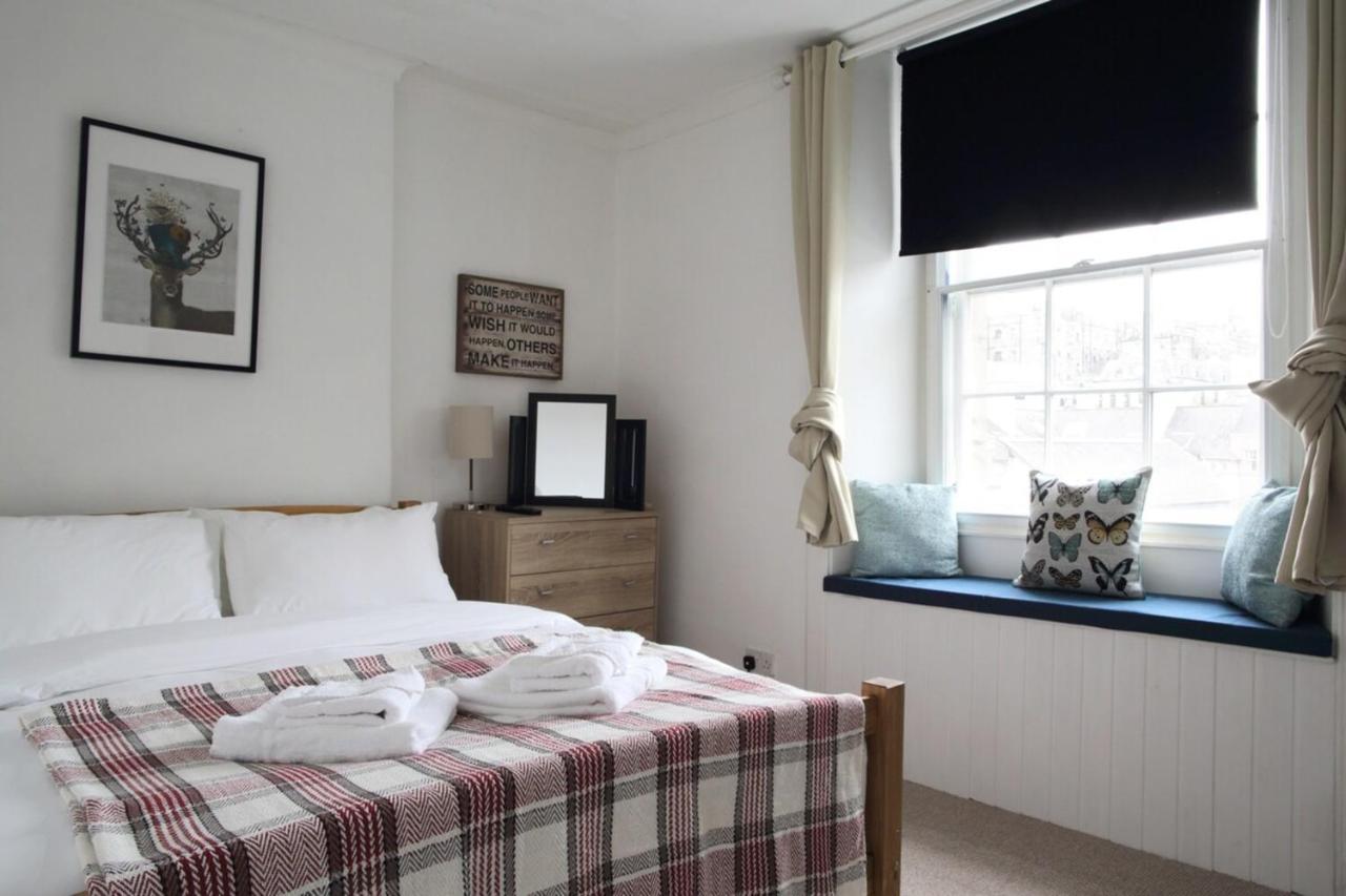 Two Bedroom Flat By Royal Mile! Edinburgh Eksteriør billede